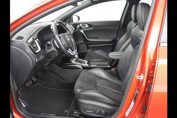 Kia Ceed 1.5 T-GDi GT-PlusLine | Panoramadak | Trekhaak | Stoelverwarming | Leder/Alcantara | JBL Sound | Carplay | Adaptive cruise | Sportstoelen | Achterbankverwarming | Keyless | Navigatie | Camera | Memory | Side Assist