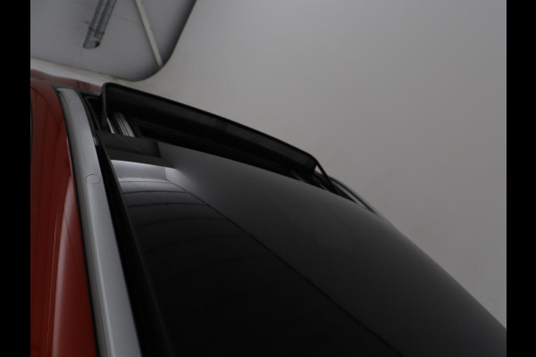 Kia Ceed 1.5 T-GDi GT-PlusLine | Panoramadak | Trekhaak | Stoelverwarming | Leder/Alcantara | JBL Sound | Carplay | Adaptive cruise | Sportstoelen | Achterbankverwarming | Keyless | Navigatie | Camera | Memory | Side Assist