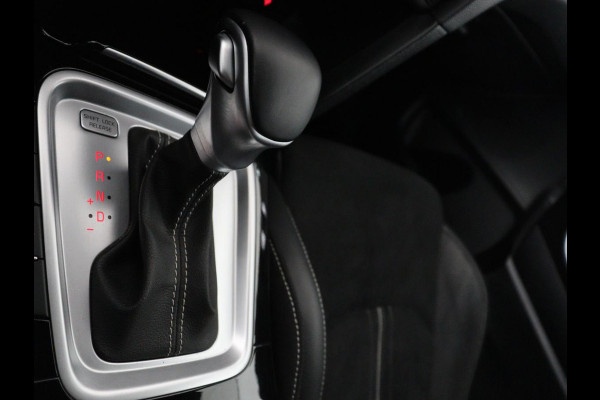 Kia Ceed 1.5 T-GDi GT-PlusLine | Panoramadak | Trekhaak | Stoelverwarming | Leder/Alcantara | JBL Sound | Carplay | Adaptive cruise | Sportstoelen | Achterbankverwarming | Keyless | Navigatie | Camera | Memory | Side Assist