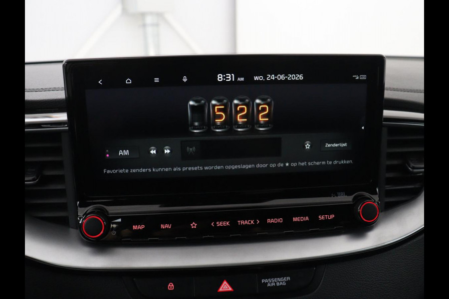 Kia Ceed 1.5 T-GDi GT-PlusLine | Panoramadak | Trekhaak | Stoelverwarming | Leder/Alcantara | JBL Sound | Carplay | Adaptive cruise | Sportstoelen | Achterbankverwarming | Keyless | Navigatie | Camera | Memory | Side Assist