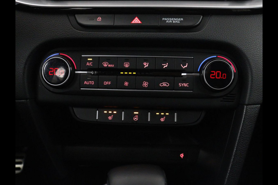 Kia Ceed 1.5 T-GDi GT-PlusLine | Panoramadak | Trekhaak | Stoelverwarming | Leder/Alcantara | JBL Sound | Carplay | Adaptive cruise | Sportstoelen | Achterbankverwarming | Keyless | Navigatie | Camera | Memory | Side Assist