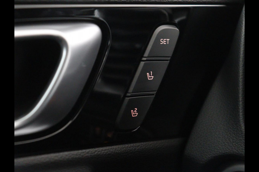 Kia Ceed 1.5 T-GDi GT-PlusLine | Panoramadak | Trekhaak | Stoelverwarming | Leder/Alcantara | JBL Sound | Carplay | Adaptive cruise | Sportstoelen | Achterbankverwarming | Keyless | Navigatie | Camera | Memory | Side Assist
