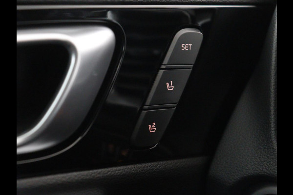 Kia Ceed 1.5 T-GDi GT-PlusLine | Panoramadak | Trekhaak | Stoelverwarming | Leder/Alcantara | JBL Sound | Carplay | Adaptive cruise | Sportstoelen | Achterbankverwarming | Keyless | Navigatie | Camera | Memory | Side Assist