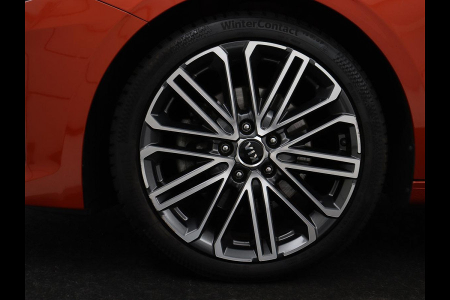 Kia Ceed 1.5 T-GDi GT-PlusLine | Panoramadak | Trekhaak | Stoelverwarming | Leder/Alcantara | JBL Sound | Carplay | Adaptive cruise | Sportstoelen | Achterbankverwarming | Keyless | Navigatie | Camera | Memory | Side Assist