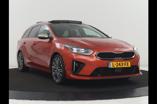Kia Ceed 1.5 T-GDi GT-PlusLine | Panoramadak | Trekhaak | Stoelverwarming | Leder/Alcantara | JBL Sound | Carplay | Adaptive cruise | Sportstoelen | Achterbankverwarming | Keyless | Navigatie | Camera | Memory | Side Assist