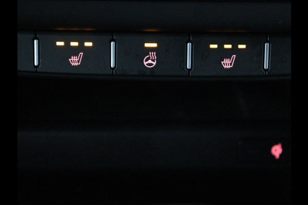 Kia Ceed 1.5 T-GDi GT-PlusLine | Panoramadak | Trekhaak | Stoelverwarming | Leder/Alcantara | JBL Sound | Carplay | Adaptive cruise | Sportstoelen | Achterbankverwarming | Keyless | Navigatie | Camera | Memory | Side Assist