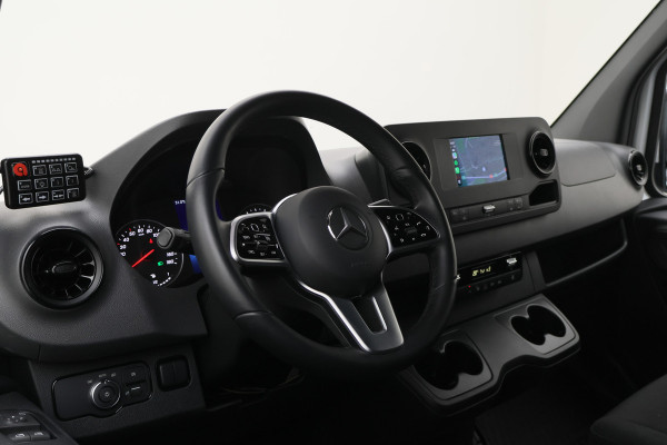 Mercedes-Benz Sprinter 317 CDI L2H2 RWD 3-Zits, Trekhaak 3500KG, LED, Zonneklep, Camera, Apple Carplay, 18"