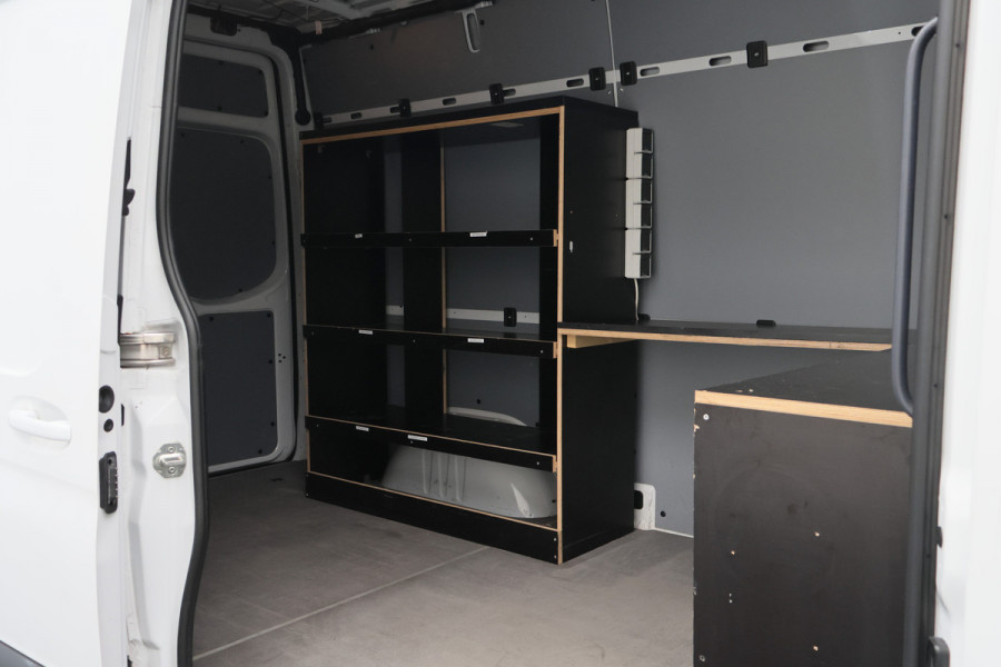 Mercedes-Benz Sprinter 317 CDI L2H2 RWD 3-Zits, Trekhaak 3500KG, LED, Zonneklep, Camera, Apple Carplay, 18"