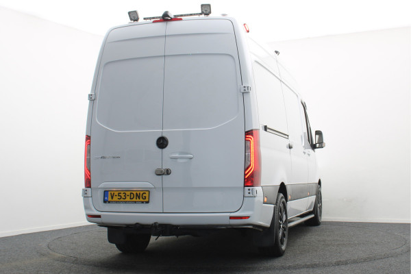 Mercedes-Benz Sprinter 317 CDI L2H2 RWD 3-Zits, Trekhaak 3500KG, LED, Zonneklep, Camera, Apple Carplay, 18"
