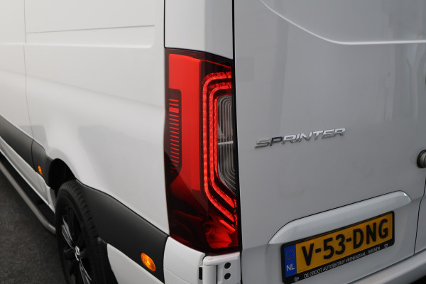 Mercedes-Benz Sprinter 317 CDI L2H2 RWD 3-Zits, Trekhaak 3500KG, LED, Zonneklep, Camera, Apple Carplay, 18"