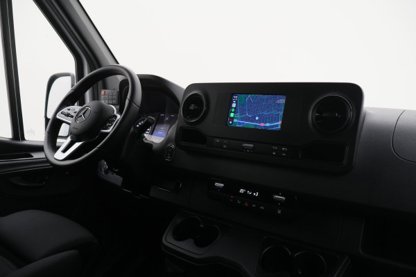 Mercedes-Benz Sprinter 317 CDI L2H2 RWD 3-Zits, Trekhaak 3500KG, LED, Zonneklep, Camera, Apple Carplay, 18"