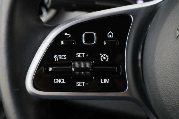 Mercedes-Benz Sprinter 317 CDI L2H2 RWD 3-Zits, Trekhaak 3500KG, LED, Zonneklep, Camera, Apple Carplay, 18"