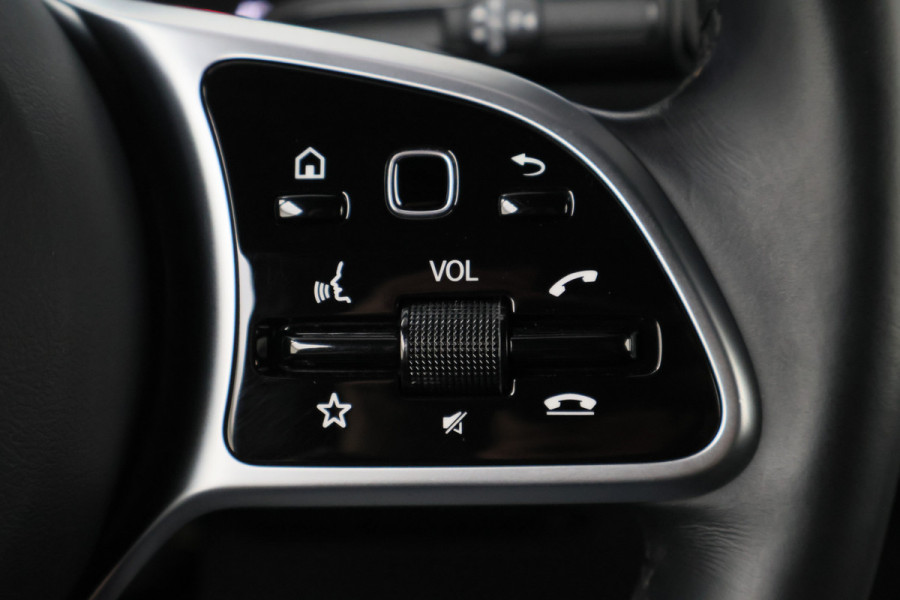 Mercedes-Benz Sprinter 317 CDI L2H2 RWD 3-Zits, Trekhaak 3500KG, LED, Zonneklep, Camera, Apple Carplay, 18"