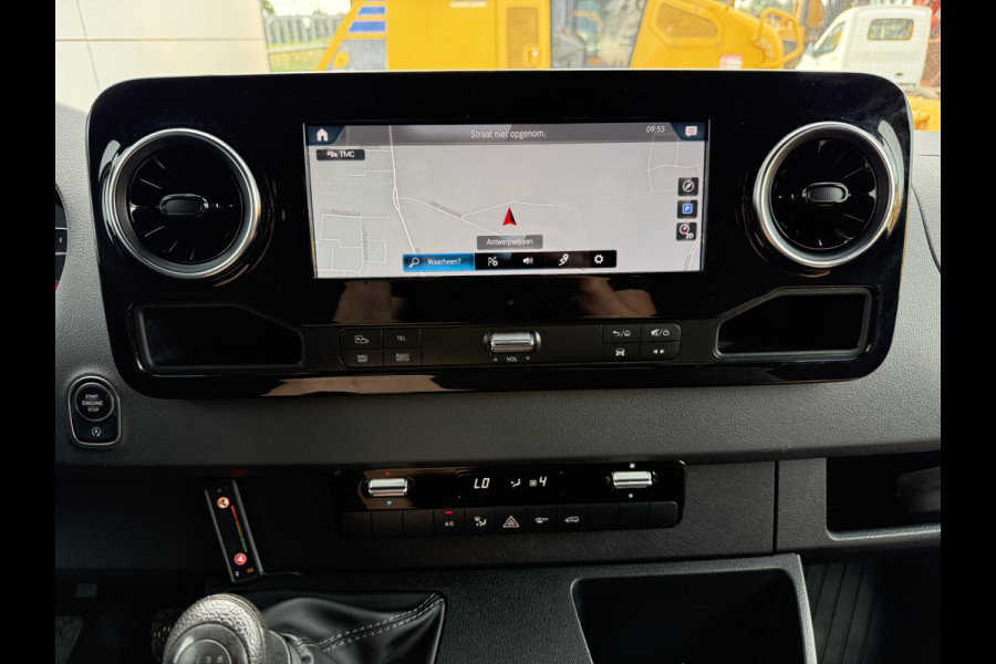 Mercedes-Benz Sprinter 319 3.0 V6 L2H2 10-Inch MBUX Navigatie Climate Control Cruise Control 3,5 Trekhaak Oprijplaat