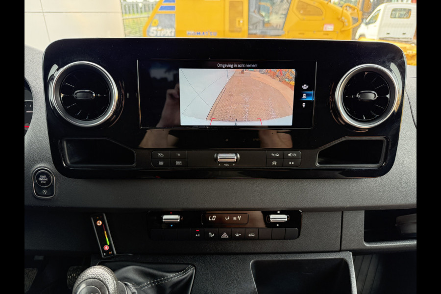 Mercedes-Benz Sprinter 319 3.0 V6 L2H2 10-Inch MBUX Navigatie Climate Control Cruise Control 3,5 Trekhaak Oprijplaat