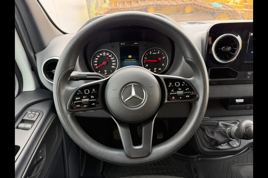 Mercedes-Benz Sprinter 319 3.0 V6 L2H2 10-Inch MBUX Navigatie Climate Control Cruise Control 3,5 Trekhaak Oprijplaat