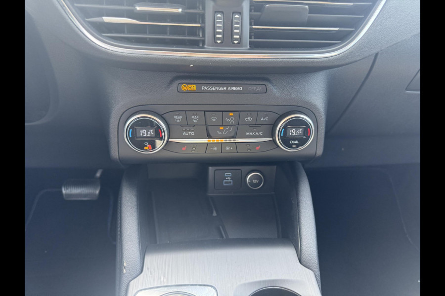Ford Kuga 2.5 PHEV Titanium 225pk Stoelverwarming | Navigatie | 18 inch velgen | All season banden
