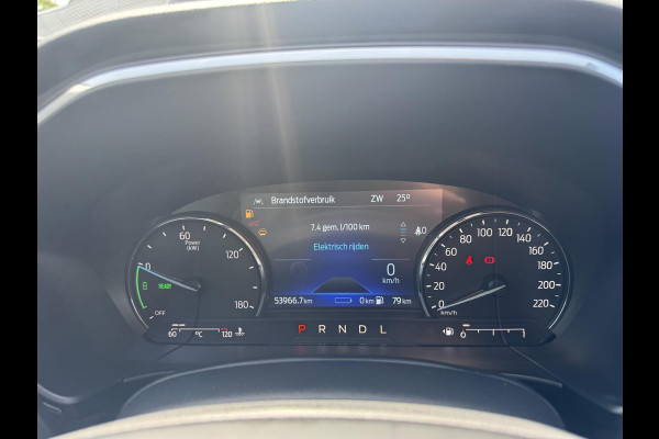 Ford Kuga 2.5 PHEV Titanium 225pk Stoelverwarming | Navigatie | 18 inch velgen | All season banden