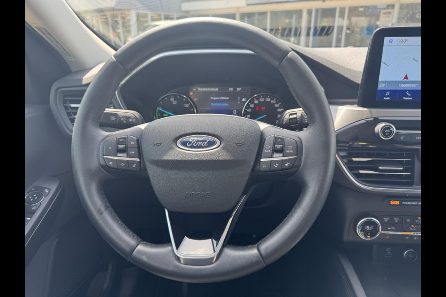 Ford Kuga 2.5 PHEV Titanium 225pk Stoelverwarming | Navigatie | 18 inch velgen | All season banden