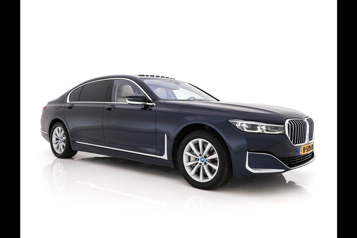 BMW 7 Serie 745Le (Plug-in) (INCL-BTW) *PANO | LEATHER | FULL-LED | HEAD-UP | BLINDSPOT | MEMORY-PACK | DIGI-COCKPIT | KEYLESS | DAB+ | CAMERA | HEATED-COMFORTSEATS | AMBIENTLIGHT | CARPLAY | SHIFTPADDLES | 18''ALU*