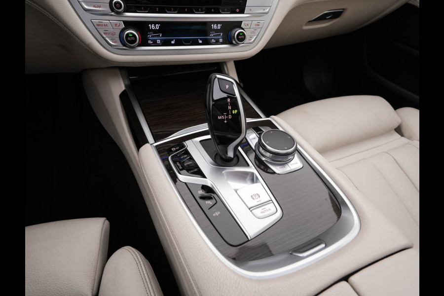 BMW 7 Serie 745Le (Plug-in) (INCL-BTW) *PANO | LEATHER | FULL-LED | HEAD-UP | BLINDSPOT | MEMORY-PACK | DIGI-COCKPIT | KEYLESS | DAB+ | CAMERA | HEATED-COMFORTSEATS | AMBIENTLIGHT | CARPLAY | SHIFTPADDLES | 18''ALU*