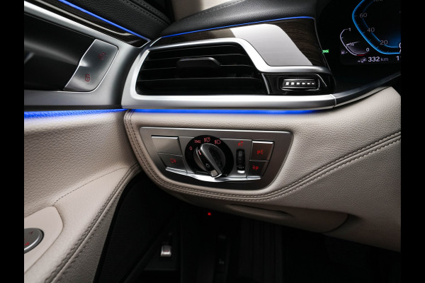 BMW 7 Serie 745Le (Plug-in) (INCL-BTW) *PANO | LEATHER | FULL-LED | HEAD-UP | BLINDSPOT | MEMORY-PACK | DIGI-COCKPIT | KEYLESS | DAB+ | CAMERA | HEATED-COMFORTSEATS | AMBIENTLIGHT | CARPLAY | SHIFTPADDLES | 18''ALU*