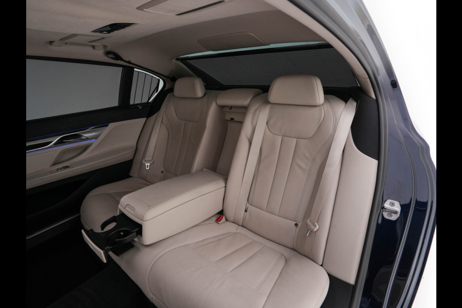 BMW 7 Serie 745Le (Plug-in) (INCL-BTW) *PANO | LEATHER | FULL-LED | HEAD-UP | BLINDSPOT | MEMORY-PACK | DIGI-COCKPIT | KEYLESS | DAB+ | CAMERA | HEATED-COMFORTSEATS | AMBIENTLIGHT | CARPLAY | SHIFTPADDLES | 18''ALU*