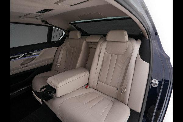 BMW 7 Serie 745Le (Plug-in) (INCL-BTW) *PANO | LEATHER | FULL-LED | HEAD-UP | BLINDSPOT | MEMORY-PACK | DIGI-COCKPIT | KEYLESS | DAB+ | CAMERA | HEATED-COMFORTSEATS | AMBIENTLIGHT | CARPLAY | SHIFTPADDLES | 18''ALU*