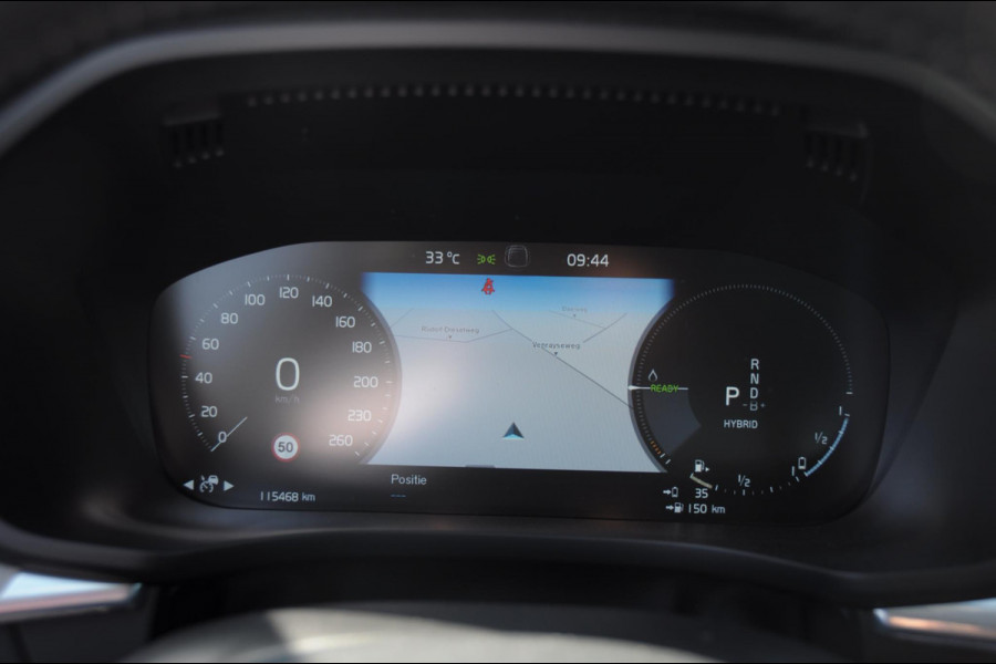 Volvo XC60 T8 390PK Automaat Recharge AWD Inscription / Head up display / Leer dashboard / Trekhaak / BLIS / Adaptieve cruise control / Panoramadak / Apple carplay / Parkeersensoren met camera / Elektrische achterklep / Elektrische stoelen met geheugen / Stoel en stuurwielverwarming