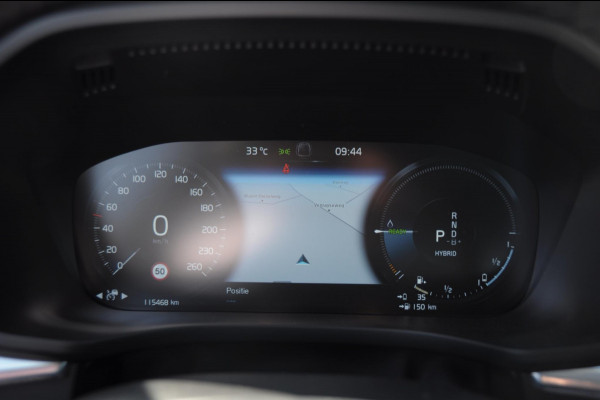 Volvo XC60 T8 390PK Automaat Recharge AWD Inscription / Head up display / Leer dashboard / Trekhaak / BLIS / Adaptieve cruise control / Panoramadak / Apple carplay / Parkeersensoren met camera / Elektrische achterklep / Elektrische stoelen met geheugen / Stoel en stuurwielverwarming