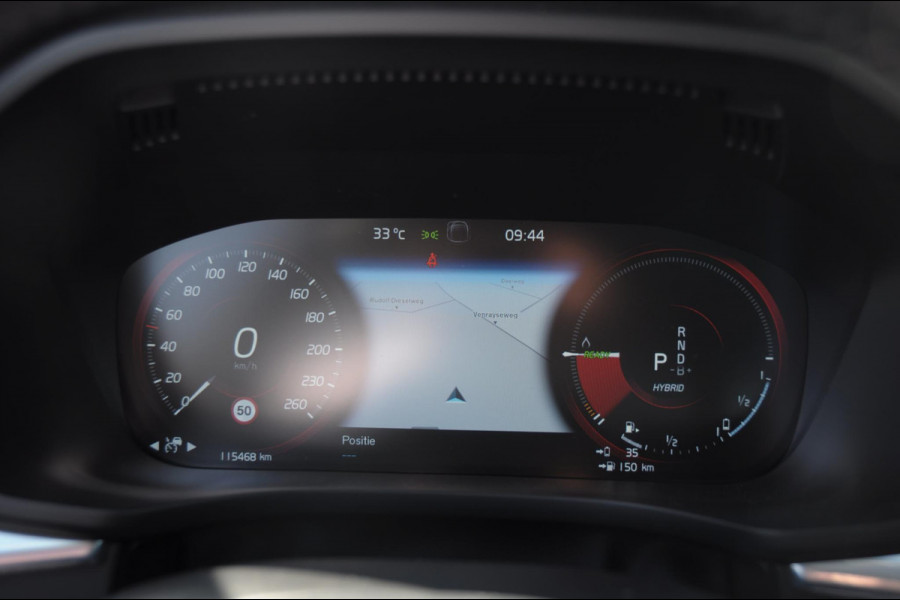 Volvo XC60 T8 390PK Automaat Recharge AWD Inscription / Head up display / Leer dashboard / Trekhaak / BLIS / Adaptieve cruise control / Panoramadak / Apple carplay / Parkeersensoren met camera / Elektrische achterklep / Elektrische stoelen met geheugen / Stoel en stuurwielverwarming