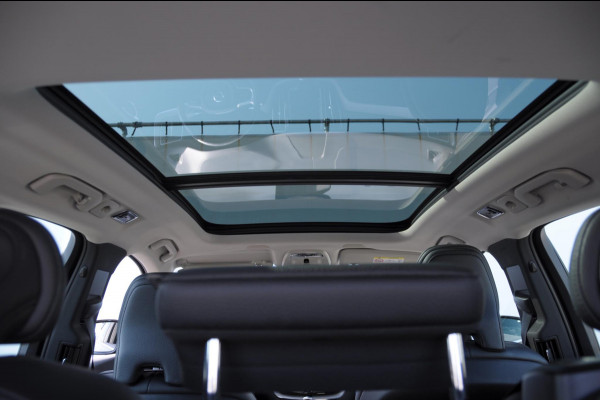 Volvo XC60 T8 390PK Automaat Recharge AWD Inscription / Head up display / Leer dashboard / Trekhaak / BLIS / Adaptieve cruise control / Panoramadak / Apple carplay / Parkeersensoren met camera / Elektrische achterklep / Elektrische stoelen met geheugen / Stoel en stuurwielverwarming