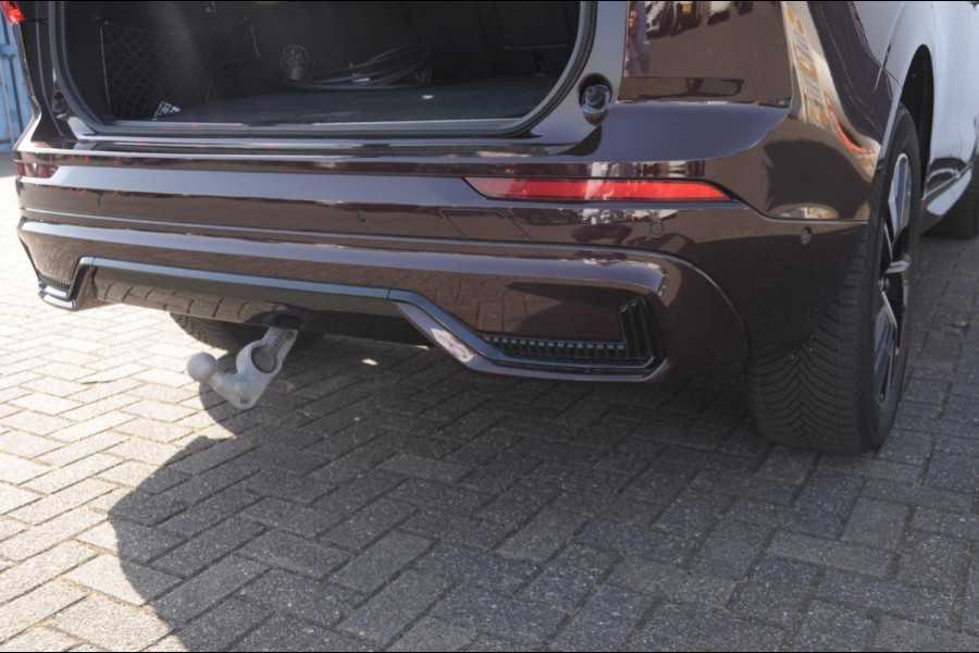 Volvo XC60 T6 350PK Automaat AWD Plus Dark / Trekhaak / BLIS / Adaptieve cruise control / Panoramadak / Apple carplay / Parkeersensoren met camera / Elektrische achterklep / Elektrische stoelen met geheugen / Stoel en stuurwielverwarming