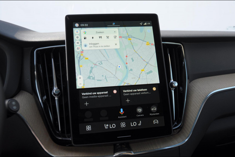 Volvo XC60 T6 350PK Automaat AWD Plus Dark / Trekhaak / BLIS / Adaptieve cruise control / Panoramadak / Apple carplay / Parkeersensoren met camera / Elektrische achterklep / Elektrische stoelen met geheugen / Stoel en stuurwielverwarming