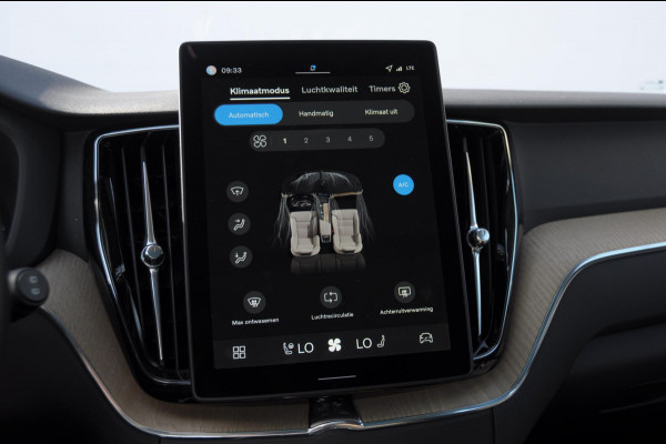 Volvo XC60 T6 350PK Automaat AWD Plus Dark / Trekhaak / BLIS / Adaptieve cruise control / Panoramadak / Apple carplay / Parkeersensoren met camera / Elektrische achterklep / Elektrische stoelen met geheugen / Stoel en stuurwielverwarming