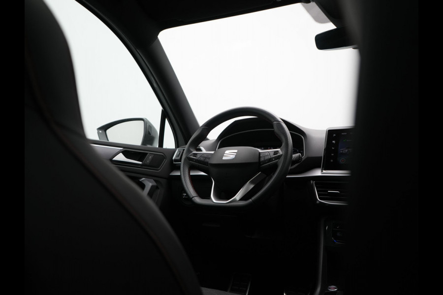 Seat Tarraco 1.4 TSI e-Hybrid FR PHEV 245pk Dealer O.H | Trekhaak Af Fabriek | Panodak | 360 Camera | Adaptive Cruise | Sportstoelen Memory & Verwarmd | BLIS | Apple Carplay | Travel Assist | Keyless | Navigatie | Virtual | DAB | 20" L.M | Plug In Hybrid |