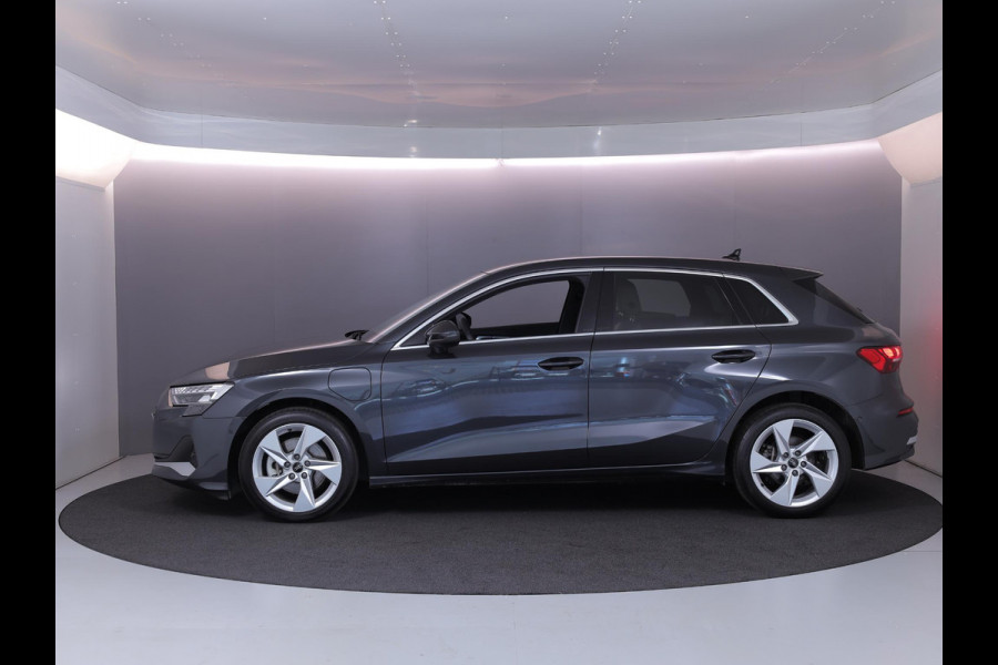 Audi A3 Sportback 40 TFSI e Advanced edition 204 pk S-tronic | Verlengde garantie | Navigatie | Parkeersensoren (Park assist) | Achteruitrijcamera | Adaptieve cruise control | Lederen bekleding | Stoelverwarming |