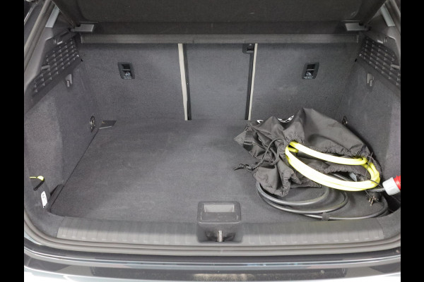 Audi A3 Sportback 40 TFSI e Advanced edition 204 pk S-tronic | Verlengde garantie | Navigatie | Parkeersensoren (Park assist) | Achteruitrijcamera | Adaptieve cruise control | Lederen bekleding | Stoelverwarming |