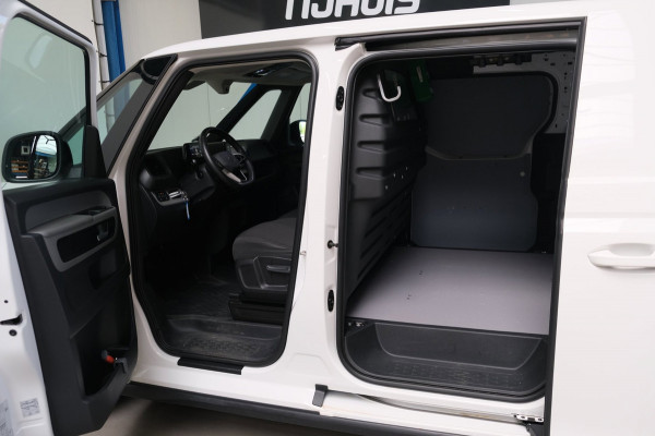 Volkswagen ID. Buzz Cargo 77 kWh SOH 94% - Airco, Cruise, Virtual display, 2x Schuifdeur, PDC, Navi, Trekhaak.