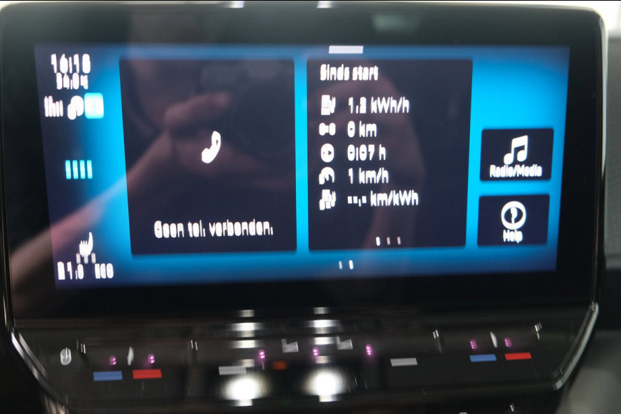 Volkswagen ID. Buzz Cargo 77 kWh SOH 94% - Airco, Cruise, Virtual display, 2x Schuifdeur, PDC, Navi, Trekhaak.