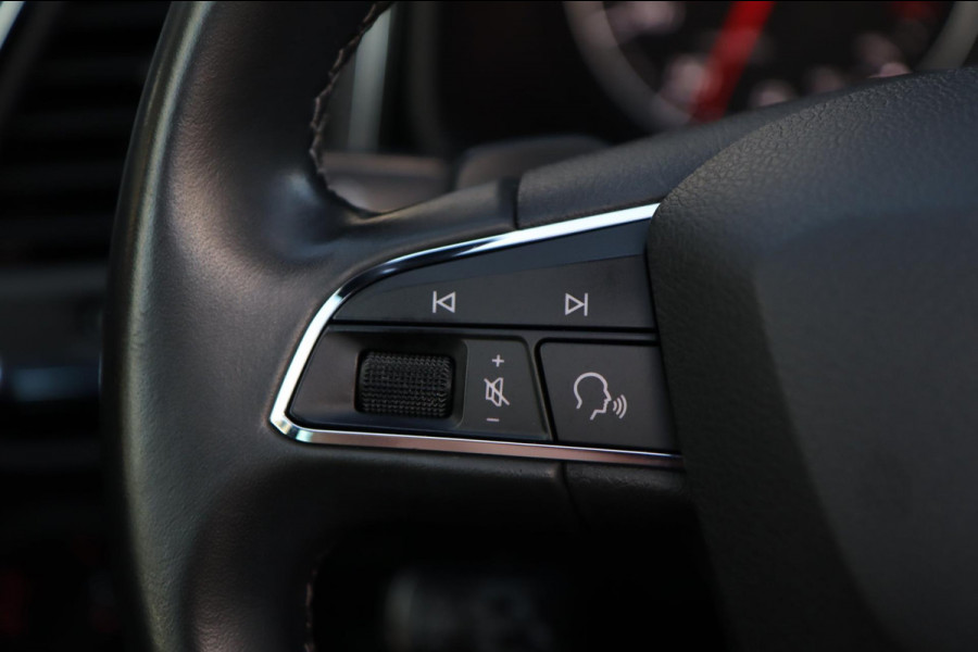 Seat Ateca 1.5 TSI Xcellence / PANO / ACC / BEATS / BOVAG / KEYLESS / CAMERA / STOELVERW