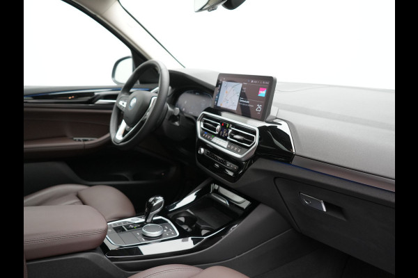 BMW X3 xDrive30e High Executive SOH 92.3% 293pk Dealer O.H | Trekhaak Af Fabriek | Panodak | Head Up | 360 Camera | Laser LED | Hifi Audio | Lederen Sportstoelen Memory & Ventilatie | Keyless | Apple Carplay | Stuur & Stoelen Verwarmd | Cruise Control | Navigatie | Virtual | DAB | 18" L.M | Plug In Hybrid |