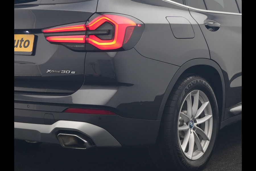 BMW X3 xDrive30e High Executive SOH 92.3% 293pk Dealer O.H | Trekhaak Af Fabriek | Panodak | Head Up | 360 Camera | Laser LED | Hifi Audio | Lederen Sportstoelen Memory & Ventilatie | Keyless | Apple Carplay | Stuur & Stoelen Verwarmd | Cruise Control | Navigatie | Virtual | DAB | 18" L.M | Plug In Hybrid |