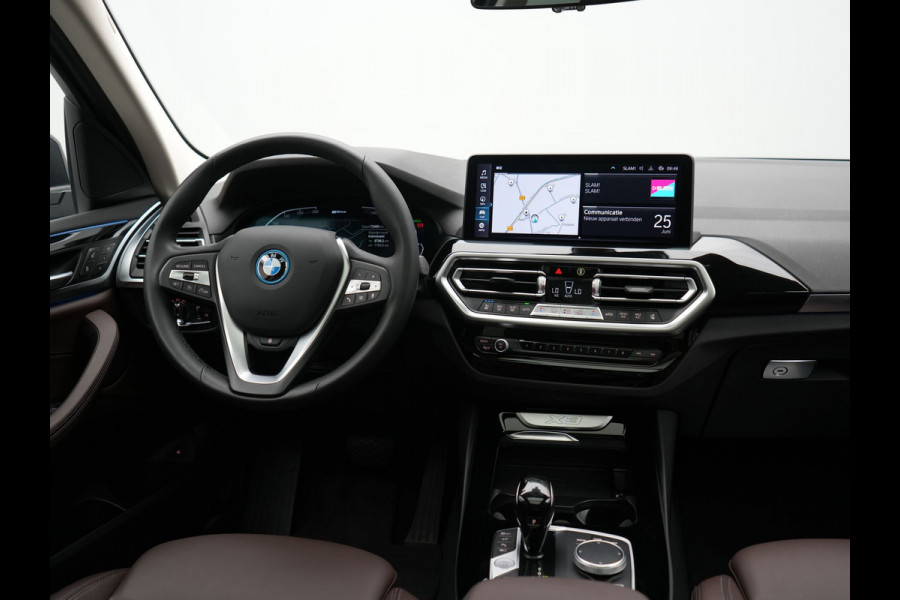 BMW X3 xDrive30e High Executive SOH 92.3% 293pk Dealer O.H | Trekhaak Af Fabriek | Panodak | Head Up | 360 Camera | Laser LED | Hifi Audio | Lederen Sportstoelen Memory & Ventilatie | Keyless | Apple Carplay | Stuur & Stoelen Verwarmd | Cruise Control | Navigatie | Virtual | DAB | 18" L.M | Plug In Hybrid |