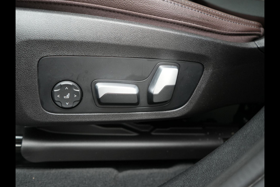 BMW X3 xDrive30e High Executive SOH 92.3% 293pk Dealer O.H | Trekhaak Af Fabriek | Panodak | Head Up | 360 Camera | Laser LED | Hifi Audio | Lederen Sportstoelen Memory & Ventilatie | Keyless | Apple Carplay | Stuur & Stoelen Verwarmd | Cruise Control | Navigatie | Virtual | DAB | 18" L.M | Plug In Hybrid |