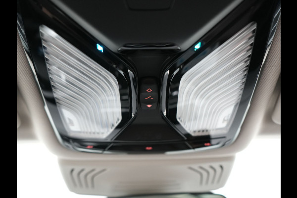BMW X3 xDrive30e High Executive SOH 92.3% 293pk Dealer O.H | Trekhaak Af Fabriek | Panodak | Head Up | 360 Camera | Laser LED | Hifi Audio | Lederen Sportstoelen Memory & Ventilatie | Keyless | Apple Carplay | Stuur & Stoelen Verwarmd | Cruise Control | Navigatie | Virtual | DAB | 18" L.M | Plug In Hybrid |