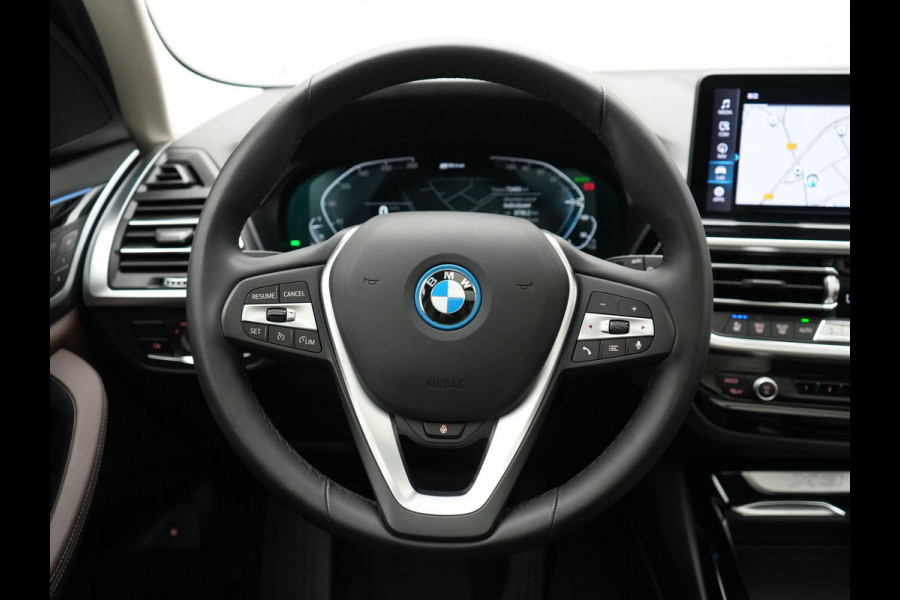 BMW X3 xDrive30e High Executive SOH 92.3% 293pk Dealer O.H | Trekhaak Af Fabriek | Panodak | Head Up | 360 Camera | Laser LED | Hifi Audio | Lederen Sportstoelen Memory & Ventilatie | Keyless | Apple Carplay | Stuur & Stoelen Verwarmd | Cruise Control | Navigatie | Virtual | DAB | 18" L.M | Plug In Hybrid |