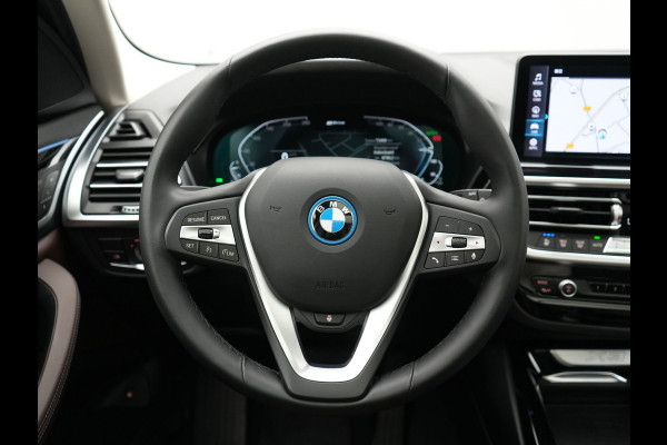 BMW X3 xDrive30e High Executive SOH 92.3% 293pk Dealer O.H | Trekhaak Af Fabriek | Panodak | Head Up | 360 Camera | Laser LED | Hifi Audio | Lederen Sportstoelen Memory & Ventilatie | Keyless | Apple Carplay | Stuur & Stoelen Verwarmd | Cruise Control | Navigatie | Virtual | DAB | 18" L.M | Plug In Hybrid |