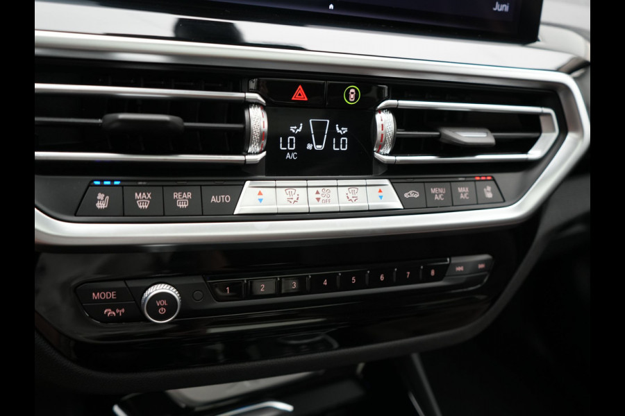 BMW X3 xDrive30e High Executive SOH 92.3% 293pk Dealer O.H | Trekhaak Af Fabriek | Panodak | Head Up | 360 Camera | Laser LED | Hifi Audio | Lederen Sportstoelen Memory & Ventilatie | Keyless | Apple Carplay | Stuur & Stoelen Verwarmd | Cruise Control | Navigatie | Virtual | DAB | 18" L.M | Plug In Hybrid |