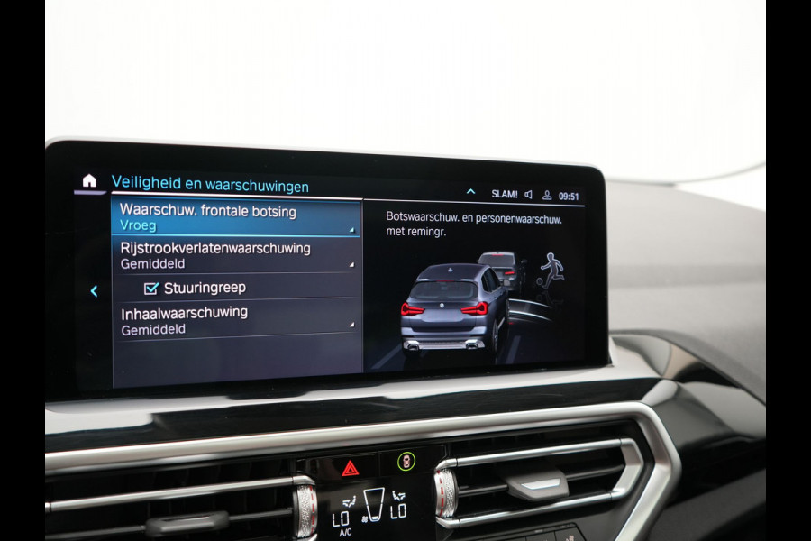 BMW X3 xDrive30e High Executive SOH 92.3% 293pk Dealer O.H | Trekhaak Af Fabriek | Panodak | Head Up | 360 Camera | Laser LED | Hifi Audio | Lederen Sportstoelen Memory & Ventilatie | Keyless | Apple Carplay | Stuur & Stoelen Verwarmd | Cruise Control | Navigatie | Virtual | DAB | 18" L.M | Plug In Hybrid |